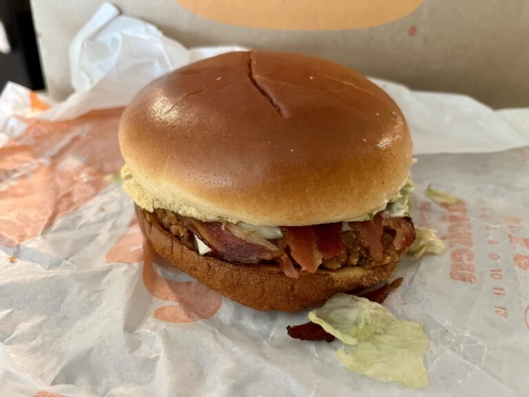 Buger Kingbacon And Swiss Royal Crispy Chicken